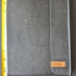 Black Otter Box Tablet Folio Case